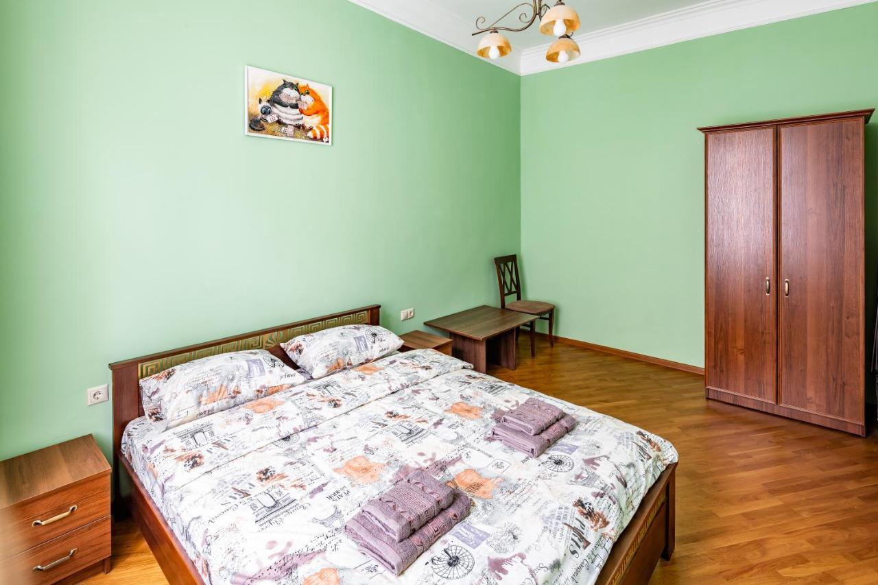 13 Franka Apartment 1 Lviv Extérieur photo