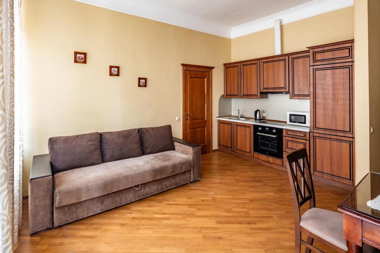 13 Franka Apartment 1 Lviv Extérieur photo