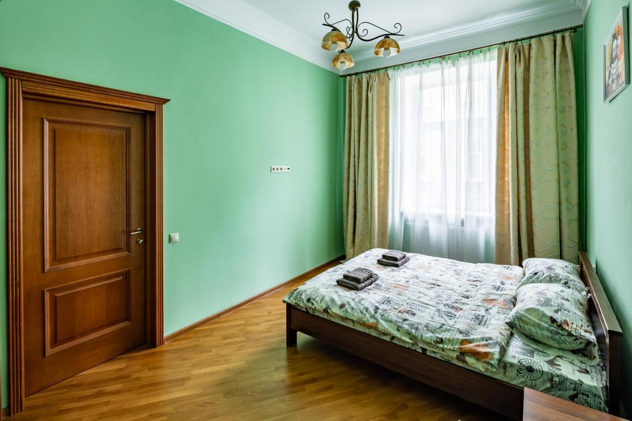 13 Franka Apartment 1 Lviv Extérieur photo