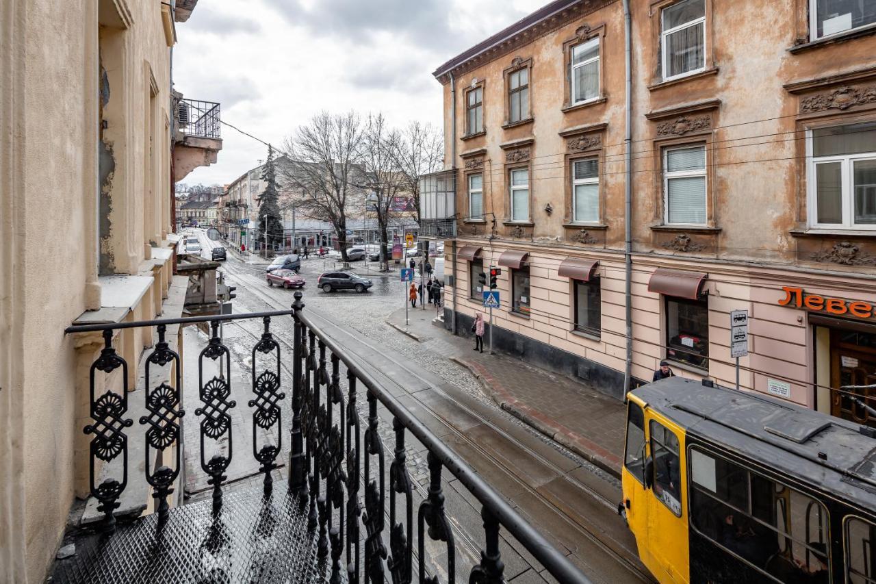 13 Franka Apartment 1 Lviv Extérieur photo