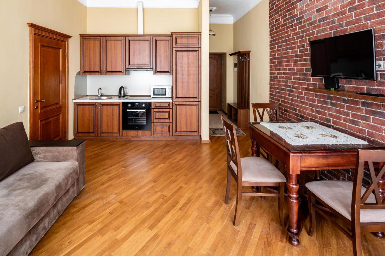 13 Franka Apartment 1 Lviv Extérieur photo