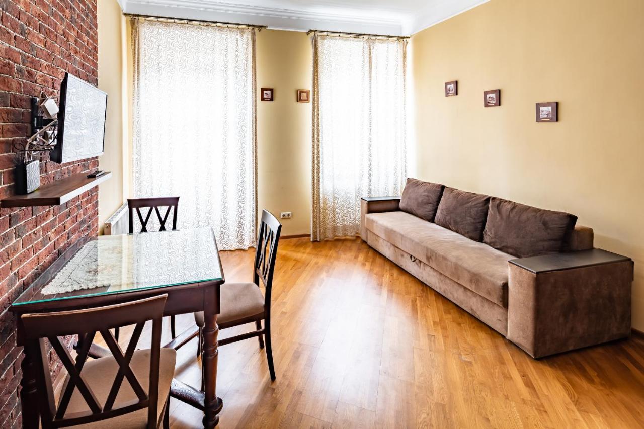 13 Franka Apartment 1 Lviv Extérieur photo