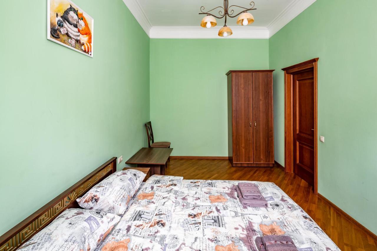 13 Franka Apartment 1 Lviv Extérieur photo