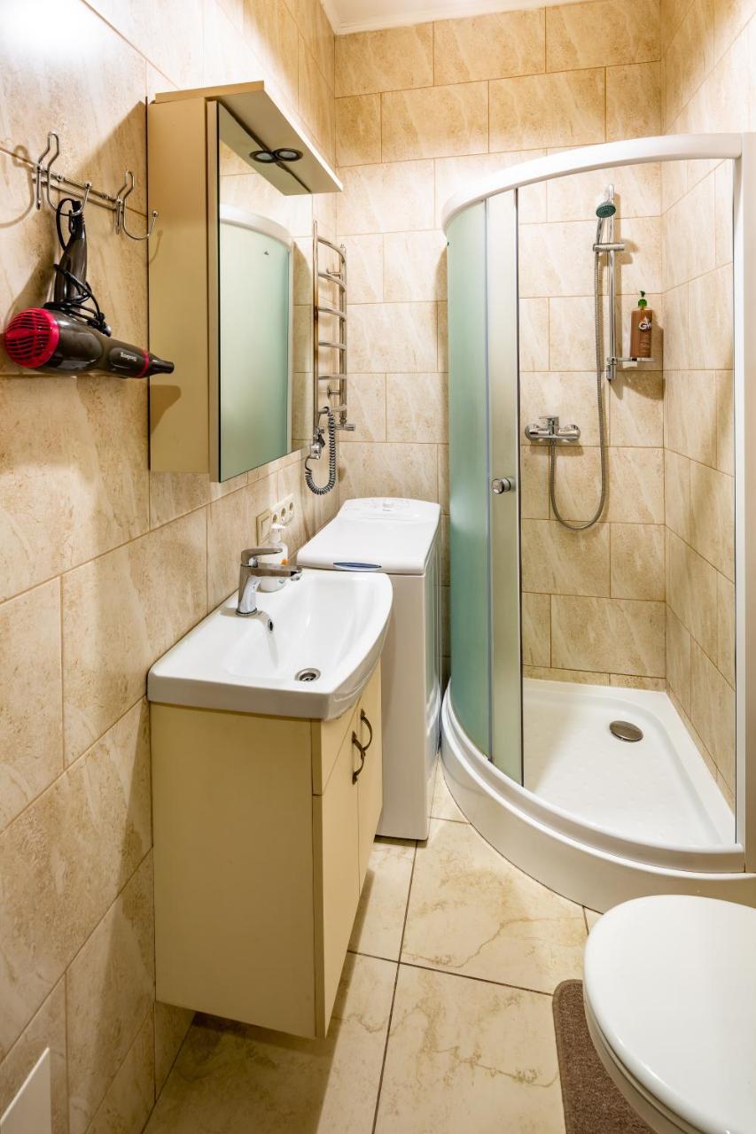 13 Franka Apartment 1 Lviv Extérieur photo